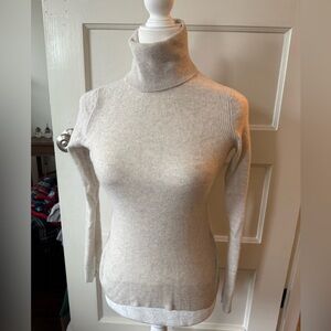 Saks Fifth Avenue Light Gray Cashmere turtleneck sweater
